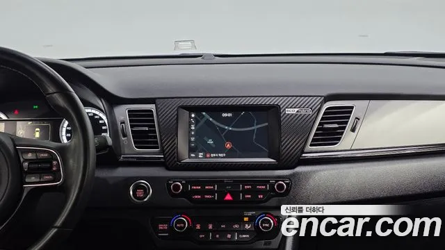 Kia Niro 2017 — фото 16
