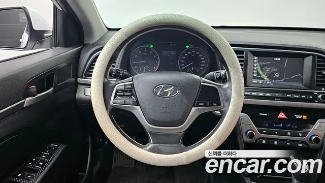 Hyundai AVANTE 2016 — фото 18