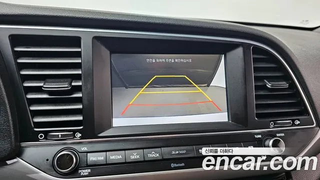 Hyundai AVANTE 2016 — фото 20