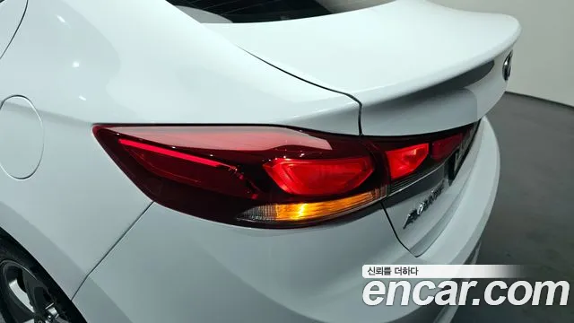 Hyundai AVANTE 2016 — фото 9
