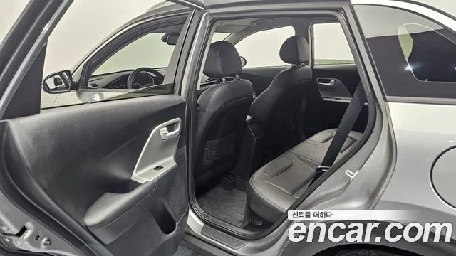 Kia Niro 2020 — фото 17