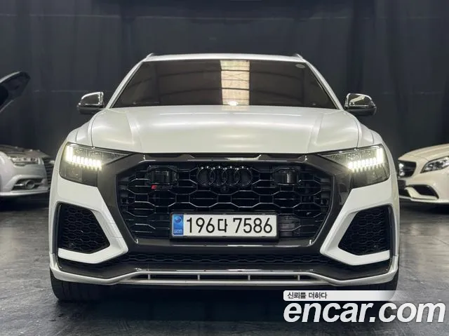 Audi RSQ8 2021 — фото 11
