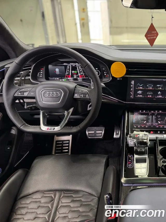 Audi RSQ8 2021 — фото 16
