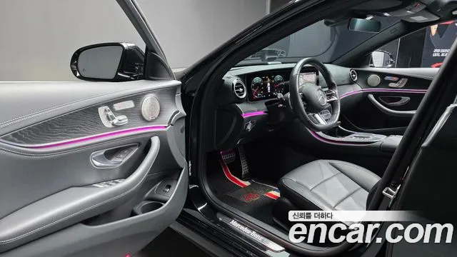 Mercedes-Benz E-Class 2022 — фото 13