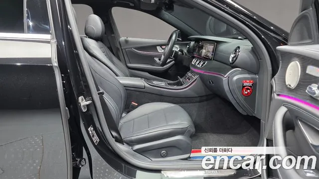 Mercedes-Benz E-Class 2022 — фото 17