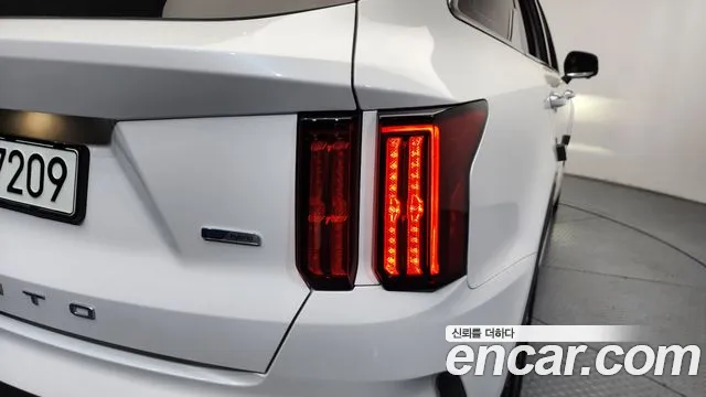 Kia Sorento 2022 — фото 8