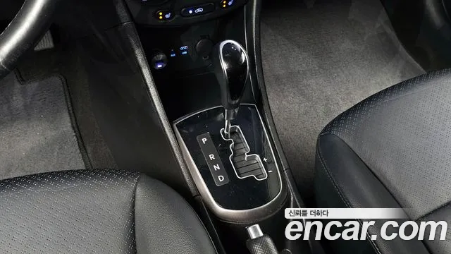 Hyundai Accent 2016 — фото 11