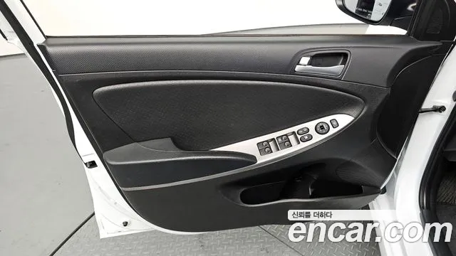 Hyundai Accent 2016 — фото 13