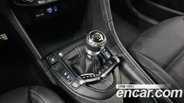 Hyundai Veloster 2019 — фото 12
