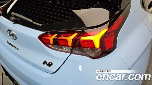 Hyundai Veloster 2019 — фото 9