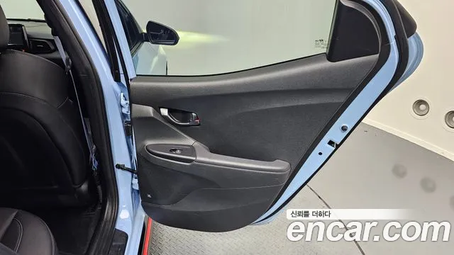 Hyundai Veloster 2019 — фото 15