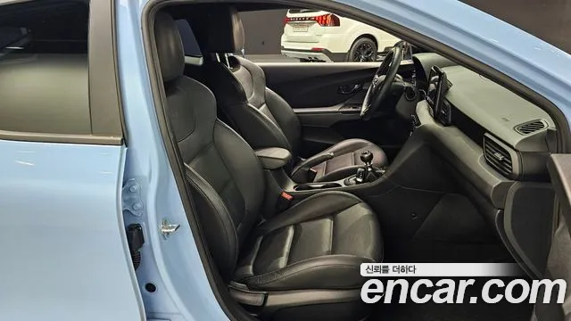 Hyundai Veloster 2019 — фото 16