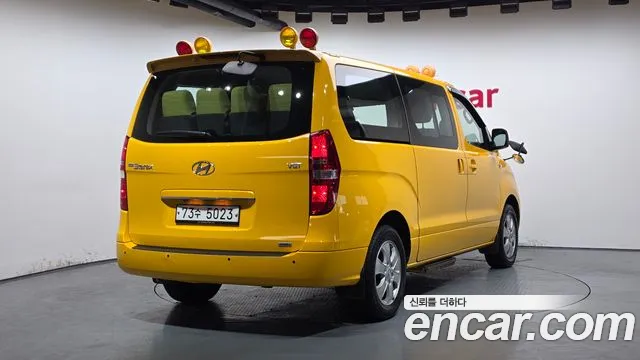 Hyundai Starex 2015 — фото 2
