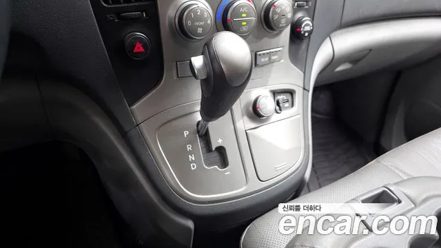 Hyundai Starex 2015 — фото 12