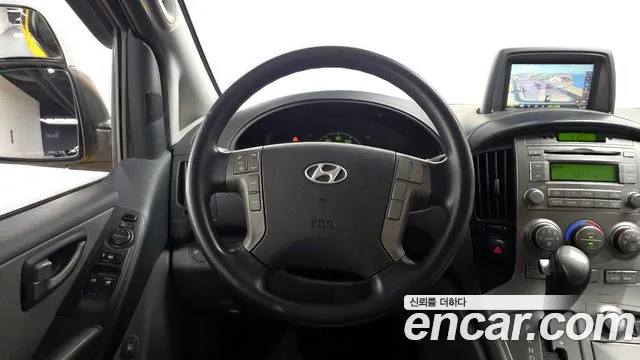 Hyundai Starex 2015 — фото 18