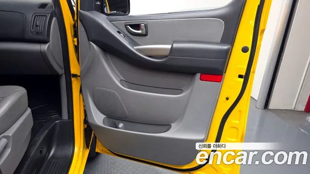 Hyundai Starex 2015 — фото 14