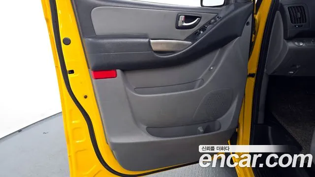 Hyundai Starex 2015 — фото 15