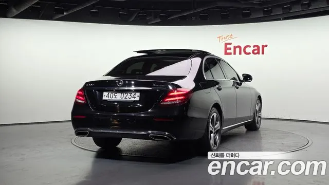 Mercedes-Benz E-Class 2017 — фото 2