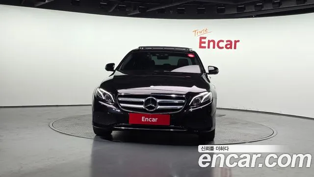 Mercedes-Benz E-Class 2017 — фото 3