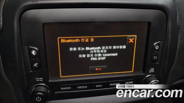 Jeep Renegade 2015 — фото 16