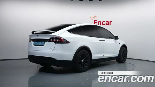 Tesla Model X 2020 — фото 2