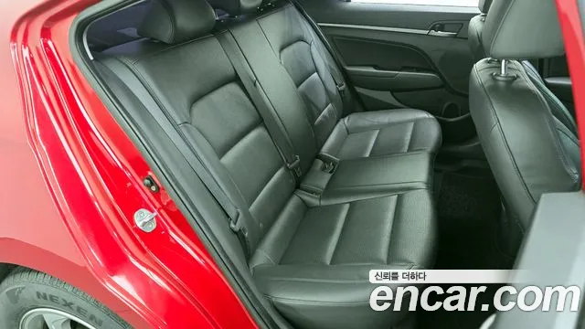 Hyundai AVANTE 2017 — фото 11
