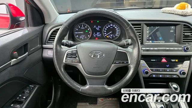 Hyundai AVANTE 2017 — фото 13