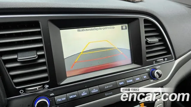Hyundai AVANTE 2017 — фото 15