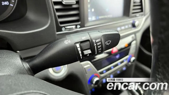 Hyundai AVANTE 2017 — фото 17