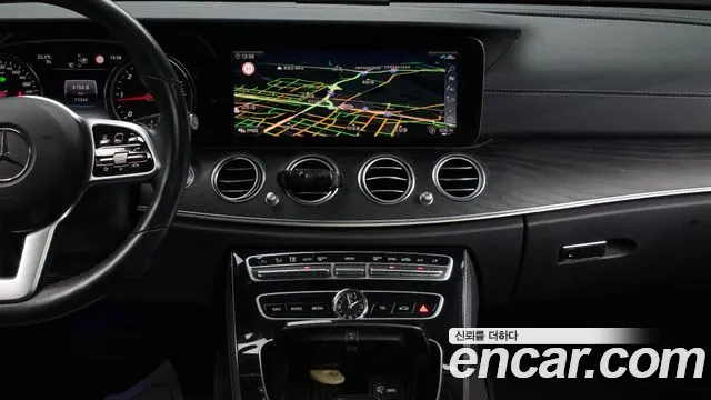 Mercedes-Benz E-Class 2020 — фото 18