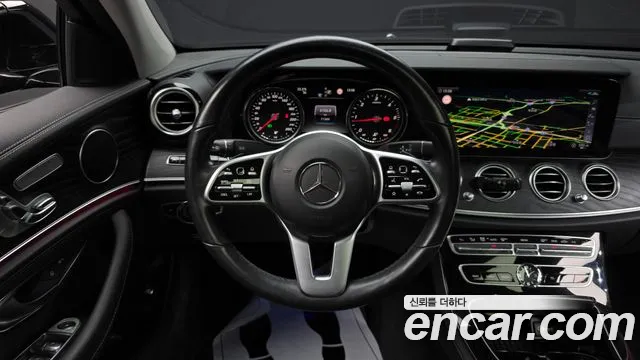Mercedes-Benz E-Class 2020 — фото 19