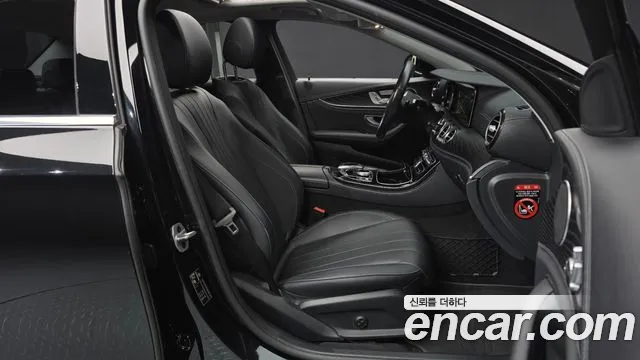 Mercedes-Benz E-Class 2020 — фото 16