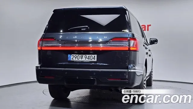Lincoln Navigator 2021 — фото 4