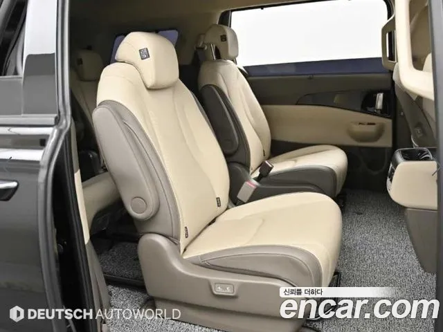 Kia Canival 2025 — фото 12