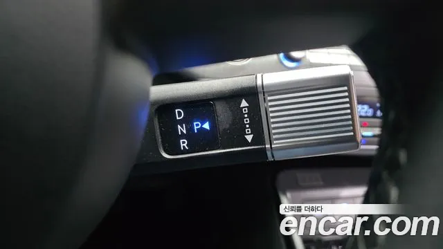 Hyundai Kona 2023 — фото 12