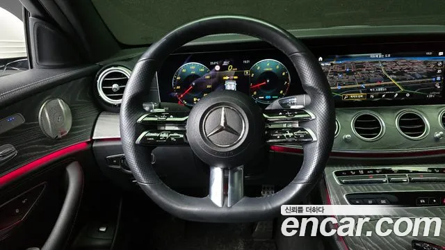 Mercedes-Benz E-Class 2022 — фото 13