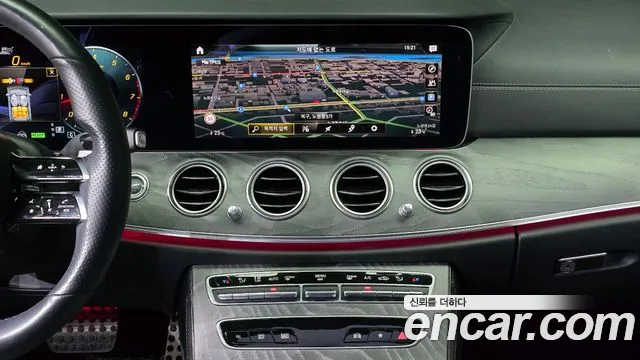 Mercedes-Benz E-Class 2022 — фото 19