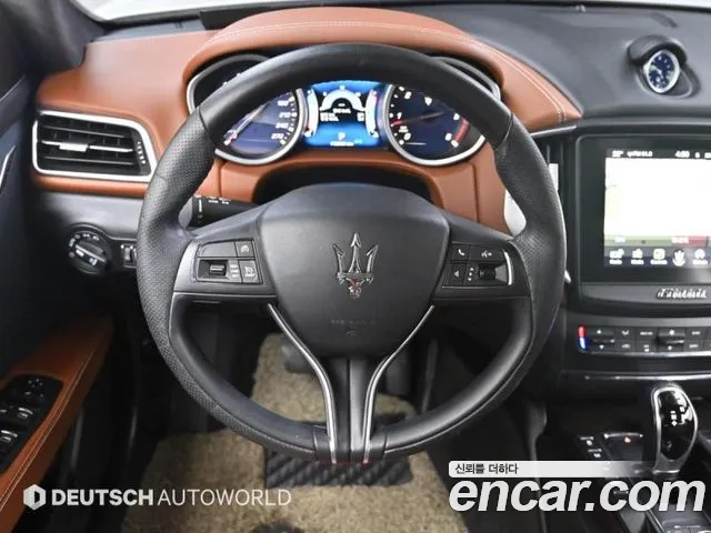 Maserati Ghibli 2017 — фото 13