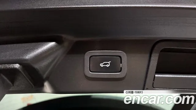 Land Rover Range Rover Velar 2018 — фото 17