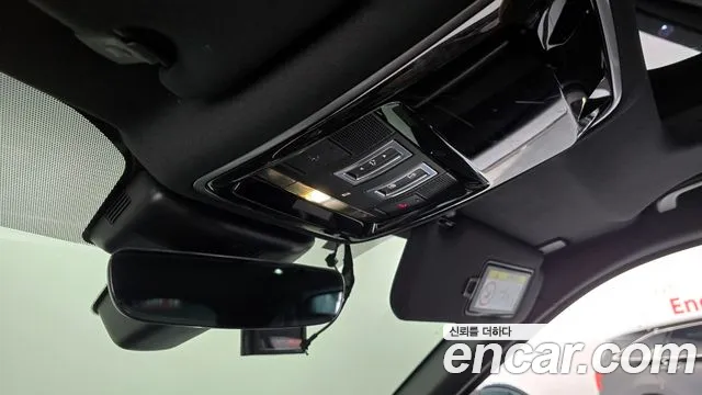 Land Rover Range Rover Velar 2018 — фото 19