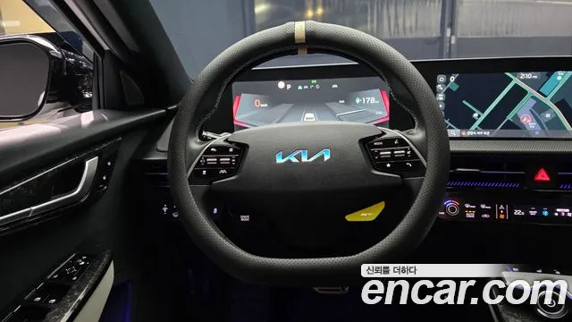 Kia EV6 2022 — фото 19