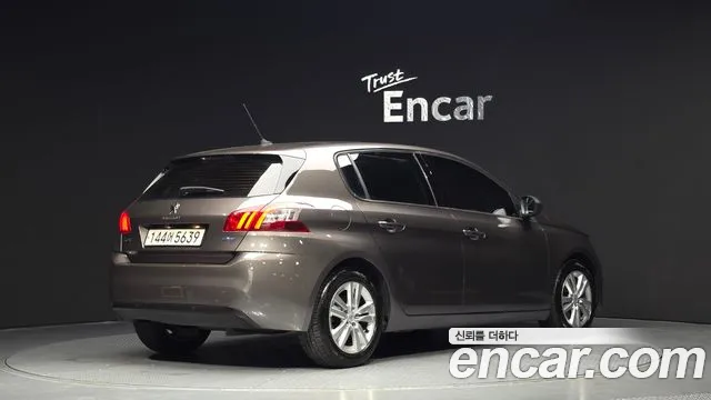 Peugeot 308 2015 — фото 2