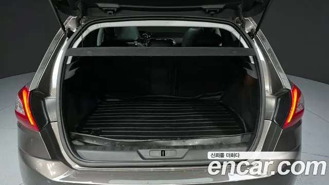 Peugeot 308 2015 — фото 19
