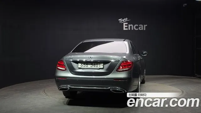 Mercedes-Benz E-Class 2018 — фото 4