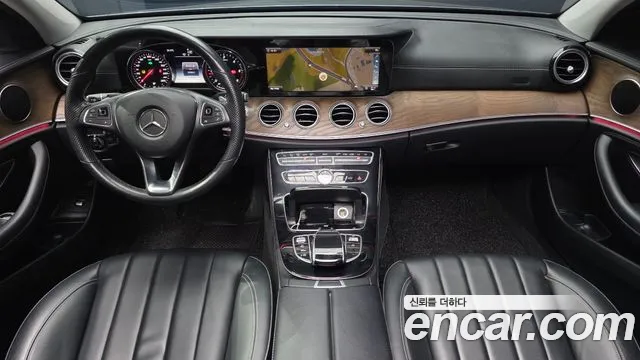 Mercedes-Benz E-Class 2018 — фото 10