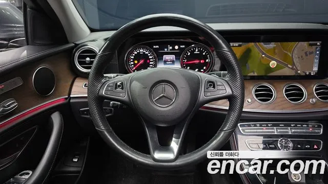 Mercedes-Benz E-Class 2018 — фото 19