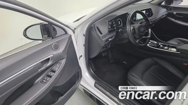 Hyundai Sonata 2022 — фото 17