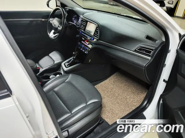 Hyundai AVANTE 2020 — фото 10