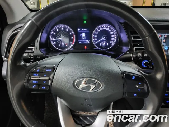 Hyundai AVANTE 2020 — фото 11