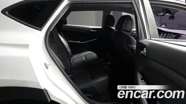 Hyundai Tucson 2018 — фото 18